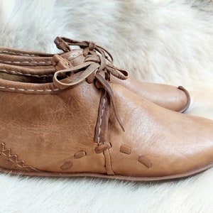 2400 jaar oud ontwerp historische krijgerslaarzen Turkse leren schoenen middeleeuwse instappers handgemaakte pantoffels Viking mannen vrouwen op maat gemaakte geschenken