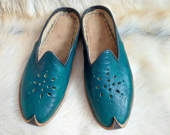 Medeltida gröna lädertofflor turkiska handgjorda skor slip ons loafers mockasiner handfärgade herr jemenitiska vintage