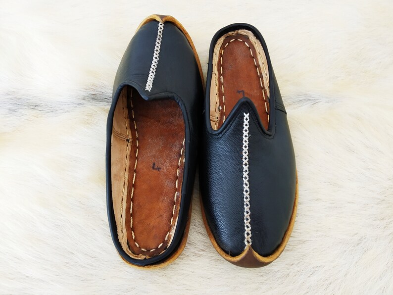 slippers black colour