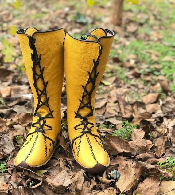 YELLO MINKY SHORT BOOTS アイボリー YELLO MINKY SHORT BOOTS アイボリー Yellow boots（ブーツ）のフリマ