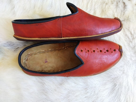 Vintage Leather Slippers Vintage House Slippers in Red Leather: Ballyhoovintage.com main image 3