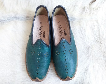 Natural Madder Green Handmade Leather Shoes Unique Women Slip Ons Men HouseSlippers Summer Flats Babette Gifts