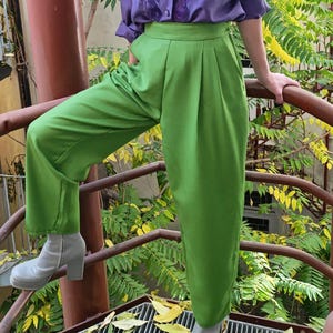 High Waist Pants, High Rise Green Wool Pleated Women&#39;s Winter Trousers, Empire Waist Pegged Bottoms, Women&#39;s Handmade Wool Office Look Pants
