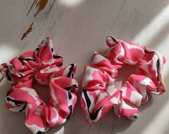 Magenta black white abstract print pattern hair scrunchie Funky magenta black white summer elastic hair ribbon Gift for her