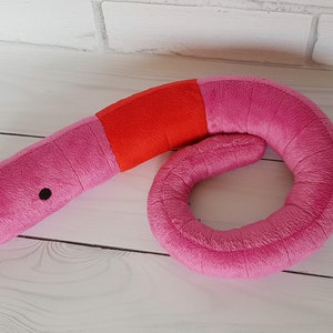 Peluche personalizado Lombriz de tierra grande rosa, Juguete hecho a partir de dibujos, peluche por encargo