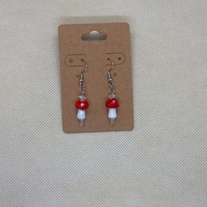 Short mushroom beaded earrings