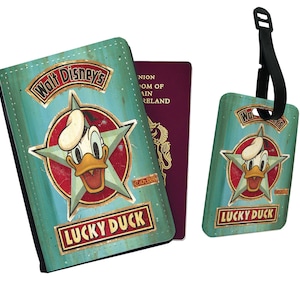 Gepersonaliseerde kunstleer paspoorthoes en bagagelabel Walt Disney Lucky Donald Duck vrienden verjaardagscadeau Disneyland Mickey Mouse Adventure