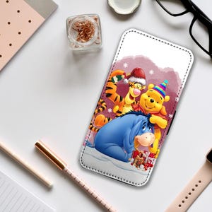 Custodia per telefono con portafoglio e inserti per carte di credito, custodia personalizzata per iPhone e Samsung, Disney Natale Winnie Pooh e i suoi amici: aggiungi il tuo nome!
