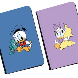Gepersonaliseerde paspoorthoes en bagagelabel, baby's eerste vakantie, baby Donald Duck en Daisy, reisaccessoireset, aangepast cadeau met naam