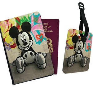 Set reisaccessoires - kunstleren paspoorthoes en bagagelabel – Disney Mickey Mouse Vintage Graffiti