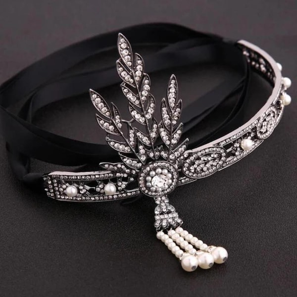 1920s headpiece spotlight
