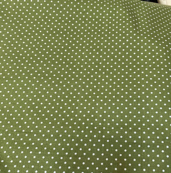 3 METER LAVENDER POLKA DOT PRINT 100/% COTTON FABRIC 45” WIDE JUST ARRIVED