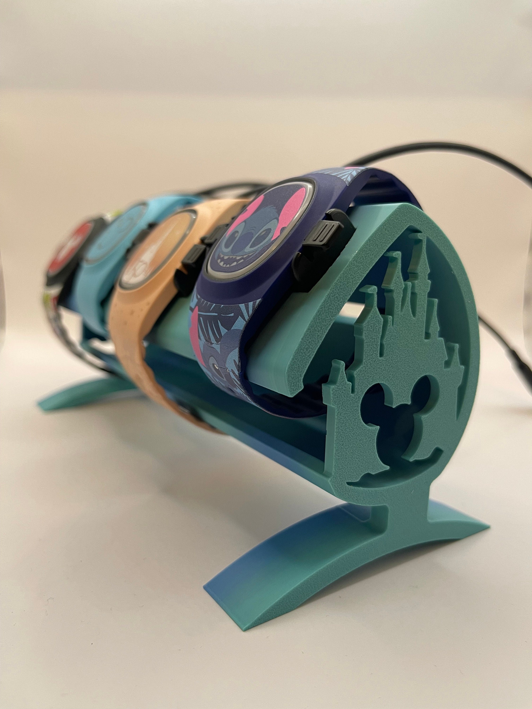Expositor para Multi MagicBand+ (Opción 1 Personajes), impreso en 3D (Capacidad para 3 o 4 MagicBands para niños o adultos)