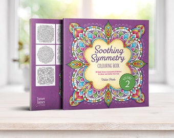 Puede incluir: Un libro para colorear morado titulado "Soothing Symmetry COLOURING BOOK" con el texto "50 patrones simétricos dibujados a mano para colorear y calmar tu alma" y "Volumen 2". La portada presenta un diseño de mandala colorido.