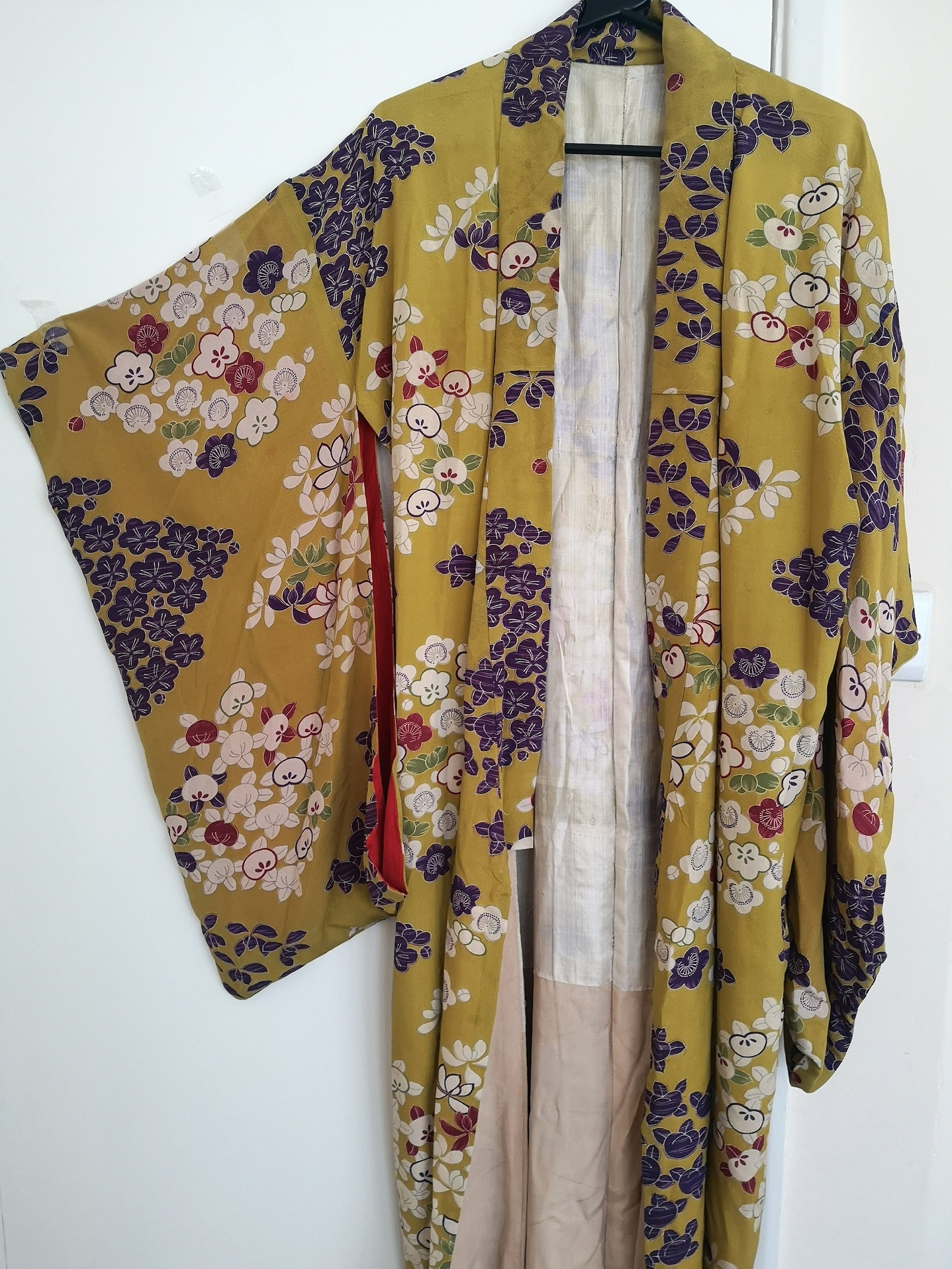 Vintage Japanese silk kimono in yellow with flowery print. Etsy