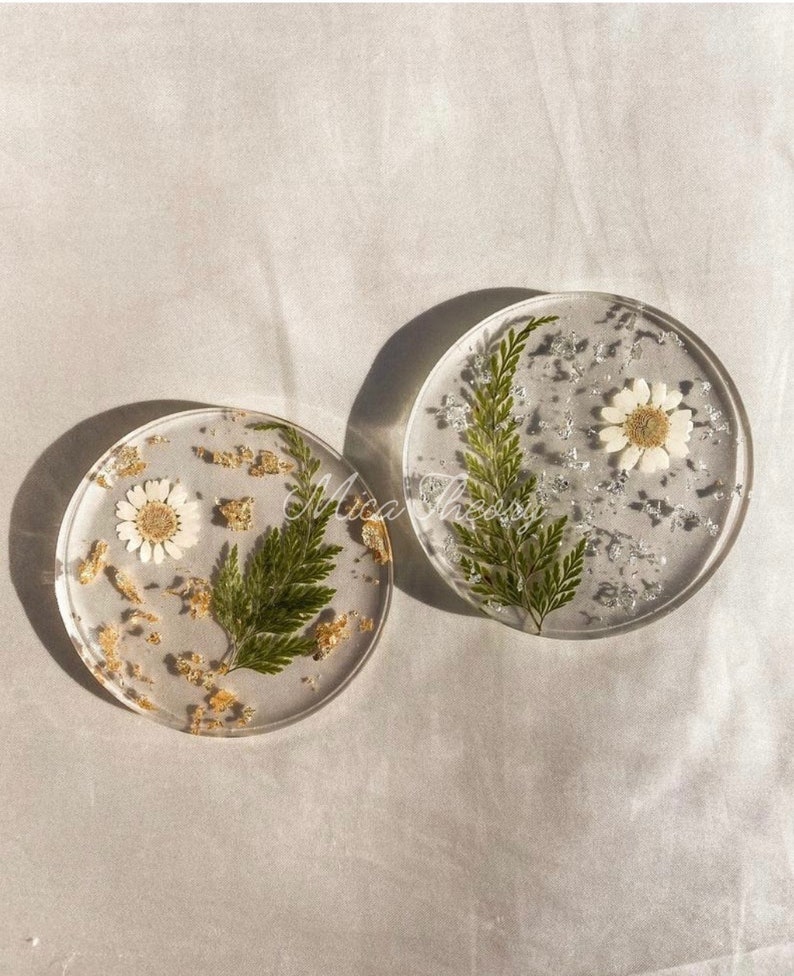 Daisy Floral Coasters | Resin Coasters | Drinkware | Dried Pressed Flowers with Flakes | Home and Kitchen Decor 