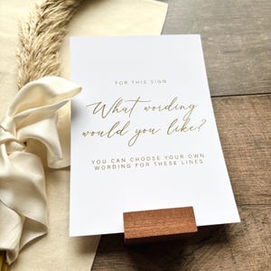 Gepersonaliseerde trouwbord / A5- of A4-formaat / goud, zilver of roségoud verijdelde tekst / kies eigen tekst / decoratie locatie / stijl Ari