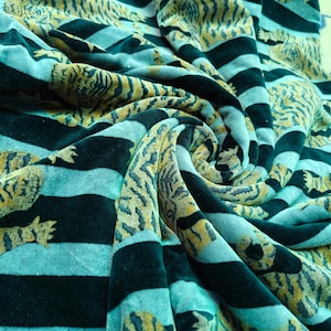 Velvet Fabric Handmade Indian Fabric velvet fabric for upholstery curtain cushion dress making velvet fabric Tiger print