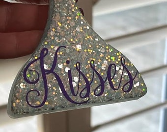 Sparkly 'Kisses' Ornament