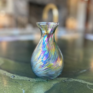 Vase bourgeon de roseaux diffuseur en violet sarcelle d'arc-en-ciel et vert lime translucide petit vase de fenêtre de table diffuseur d'aromathérapie cadeau de décoration intérieure