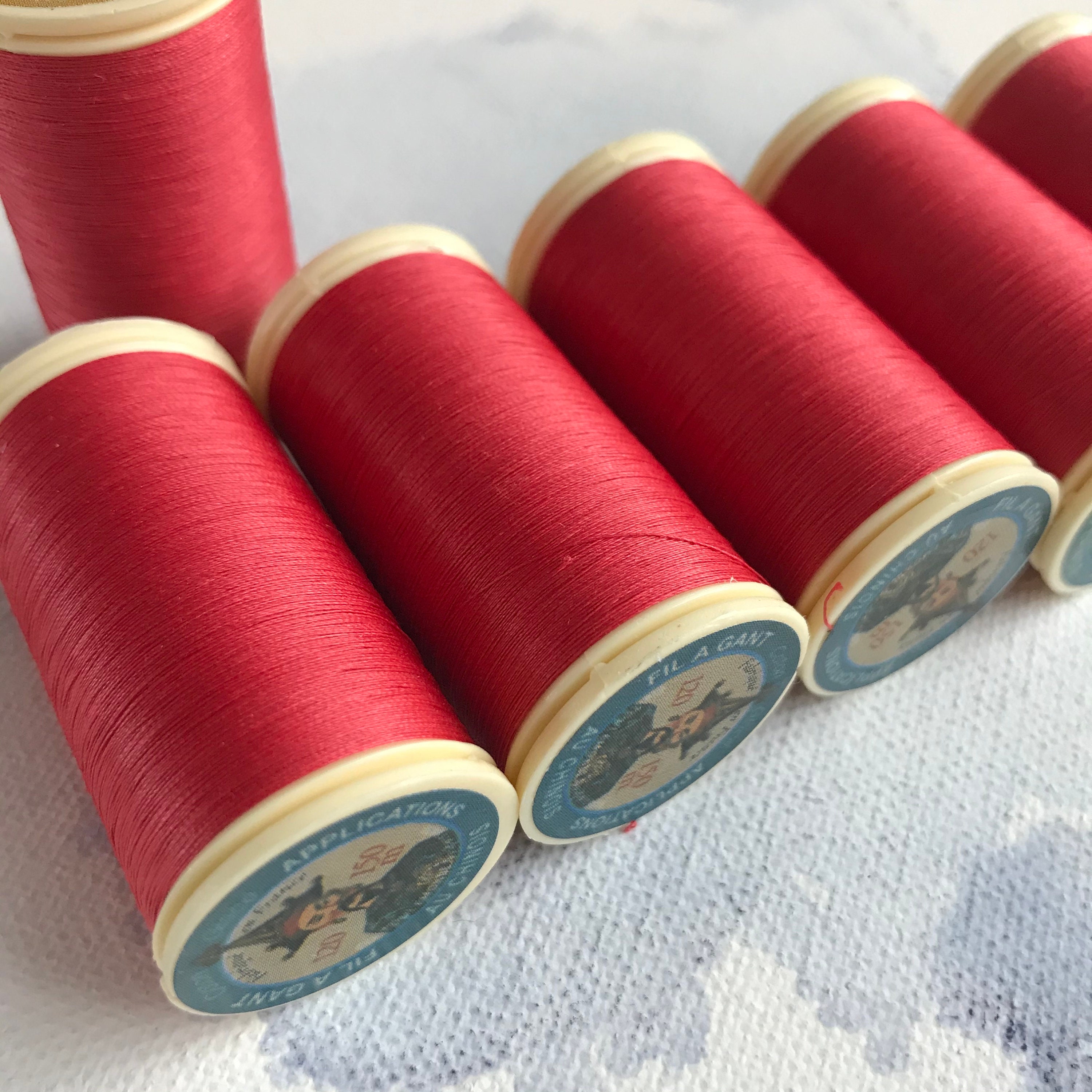 工芸品 s.y Sajou No. 525 Red, Waxed Cotton Gloving Thread, Fil Au