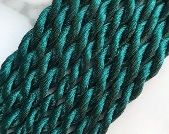 Fabrique Hunter Green Silk Embroidery Thread, Hand Dyed Embroidery Thread, Artisan Thread