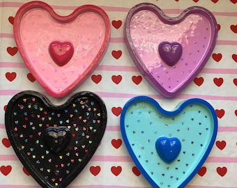 Plato de incienso de yeso hecho a mano con forma de corazón y purpurina en forma de corazón