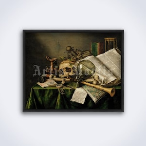 Puede incluir: Una naturaleza muerta que presenta una calavera humana, un libro, una lupa, una brújula, una flauta y otros objetos sobre un mantel verde. La pintura está sobre un fondo oscuro.