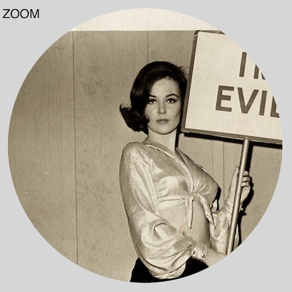 洋書 Images of evil and fascinanting women Evil woman engraving hi-res stock photography and images - Alamy