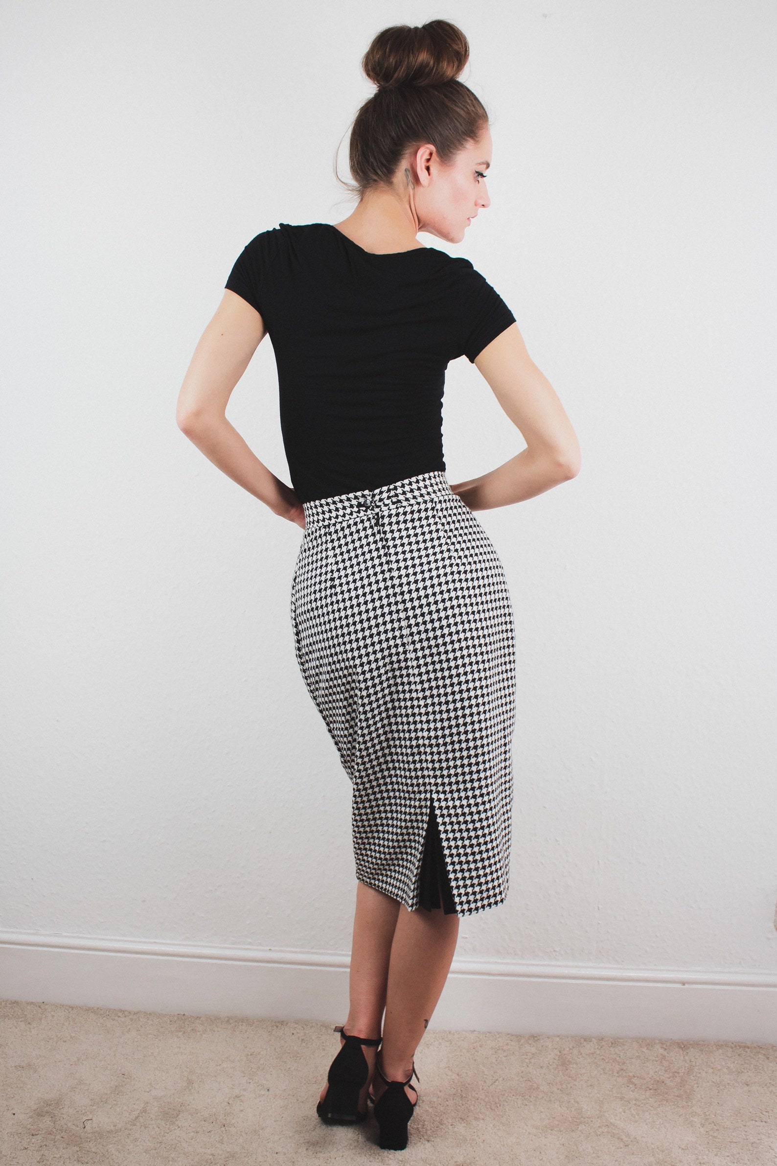 black and white bodycon skirt