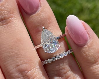 4CT pear cut moissanite engagement ring set, sterling silver ring set, tear drop moissanite ring, pear cut engagement ring in gold vermeil