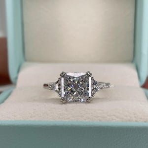 Crushed ice 3CT engagement ring with 8A CZ simulated diamond in sterling silver 925. Engagement ring, promise ring, three stone ring