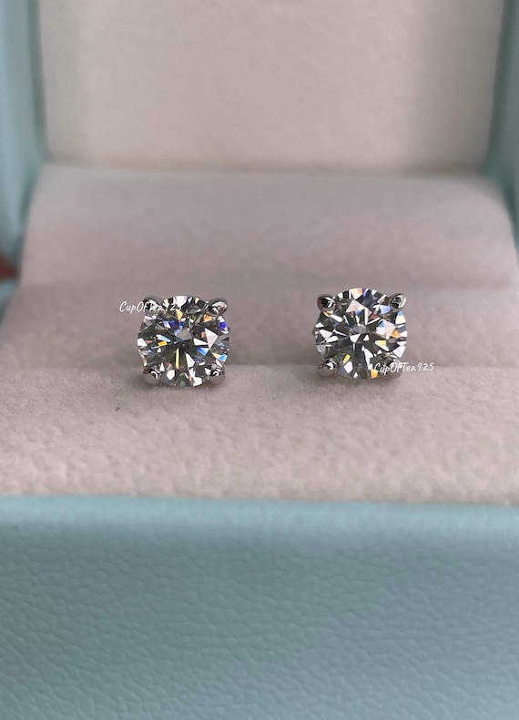 Moissanite 1.6 CTTW  (0.8CT+0.8CT) The Finest D color VVS-VVS1 Flawless Moissanite Stud Earrings in Sterling Silver 925, gold vermeil studs