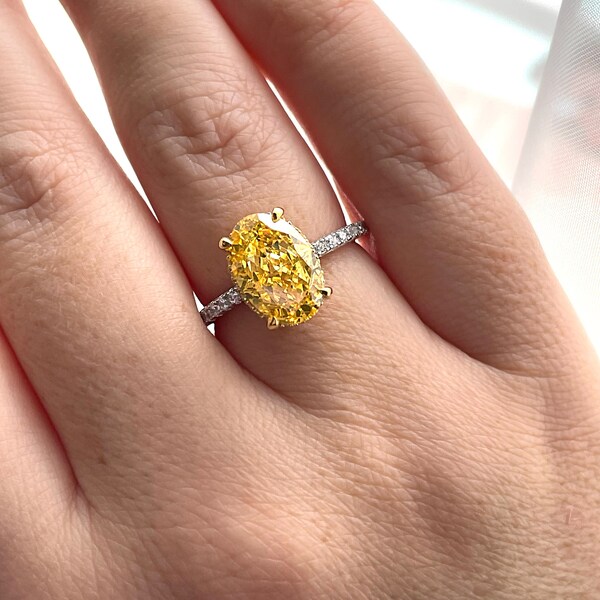 Canary Diamond Signet Ring
