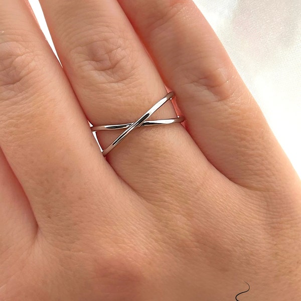 Nieuw binnen! Effen kruisring sterlingzilver 925