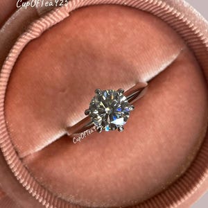 1CT 2CT  Round Brilliant Cut D color VVS Moissanite engagement Ring In Sterling Silver 925 or Gold, Solitare Moissanite engagement ring