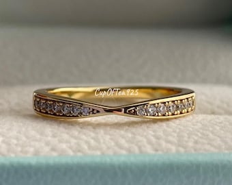 Moissanite. Sterling Silver 925, rose gold vermeil, yellow gold vermeil Curved Band with Moissanite
