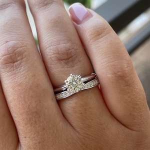 Moissanite set. Sterling Silver 925 bridal set with 1CT, 2CT round brilliant cut moissanite and curved band