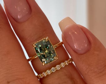 Conjunto de anillo de compromiso de moissanita verde de 3 quilates con talla cojín alargada, anillo de moissanita verde en vermeil de oro, anillo de piedra verde, regalo para ella.