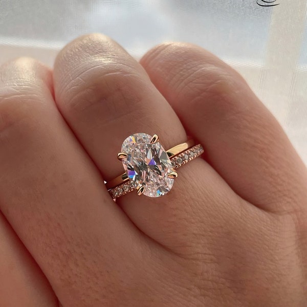 Halo caché. Bague pour la mariée en or jaune, or rose, vermeil et argent sterling 925 sertie d'une CZ taille ovale de 2,5 carats ou 3,5 carats solitaire et anneau en moissanite