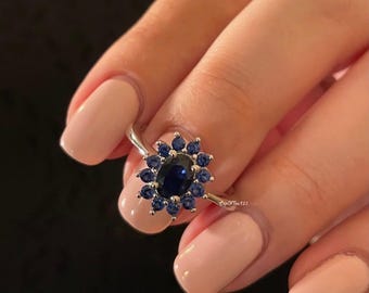 Ring mit blauem Saphir. Sterlingsilberring (925) mit 0,94 ct natürlichem, diffus blauem Saphir, Verlobungsring, Geschenk für sie