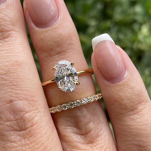 Ensemble de mariage en vermeil or jaune et argent sterling 925, comprenant une bague de fiançailles solitaire ovale de 3,5 ou 2,5 carats et une demi-alliance.