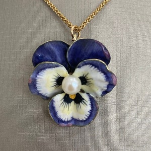 Vintage 14K Karat Yellow Gold Flower Pendant with Painted Blue and White Enamel and Culture Art Love Necklace with Fine Rope Chain