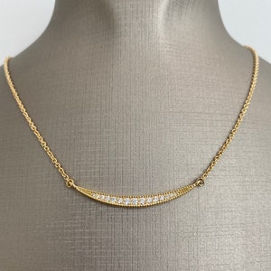 Gold Curved Diamond Bar Anhänger 18K Halskette