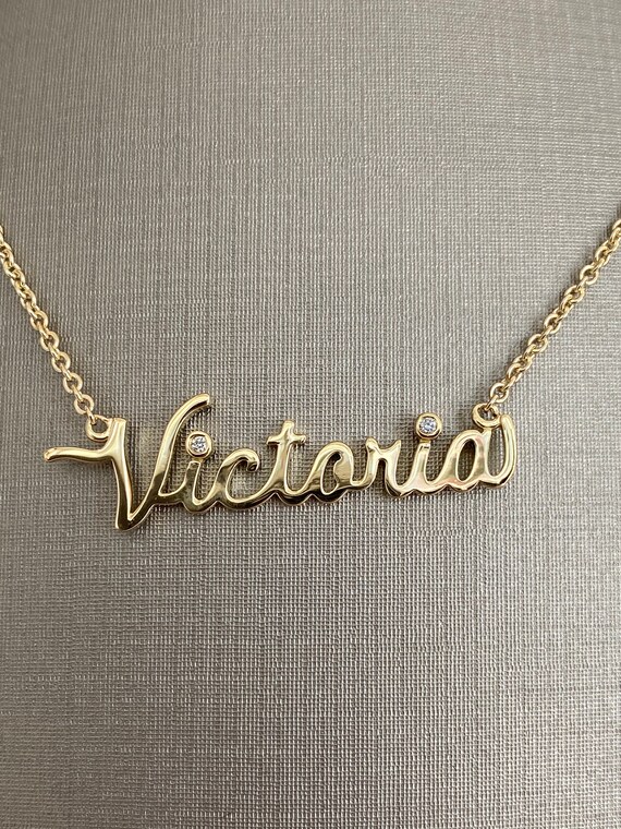 Karat Yellow Gold Name Plate Victoria 