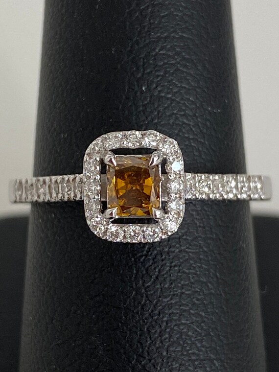 18Kホワイトゴールド オレンジ ラディアントカット ダイヤモンド