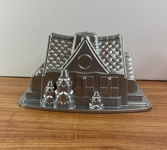 Nordic Ware Gingerbread Cottage Cake Pan Holiday Baking Gingerbread House  Mold 