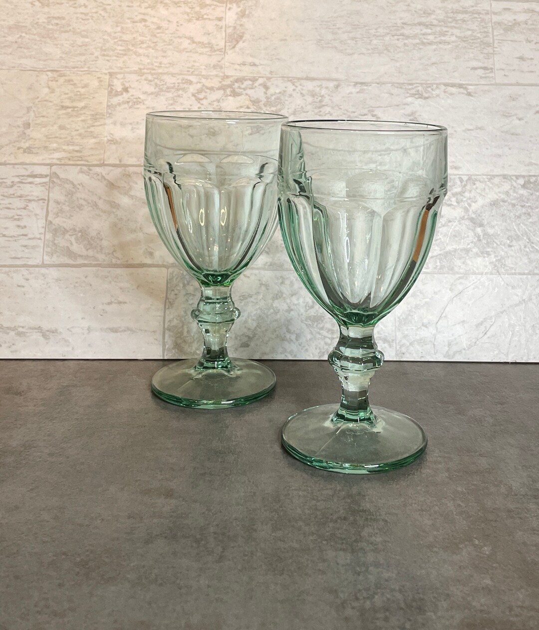 Set of 2 Vintage Spanish Green Libbey Gibraltar Duratuff Wine Glasses