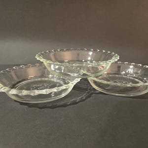 Three 6&quot; Mini Pyrex Fluted Pie Plates #206 - Glass Casserole Dish - 1950’s Vintage Bakeware