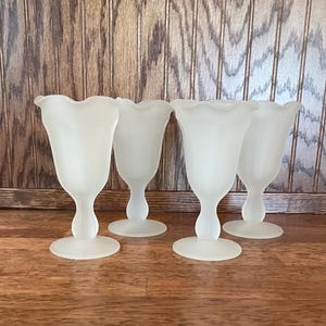 Set of 4 Frosted White Glass Ice Cream Sundae Dishes - Vintage Milkshake Glasses - Old Fashioned Soda Fountain - Indiana Glass Company